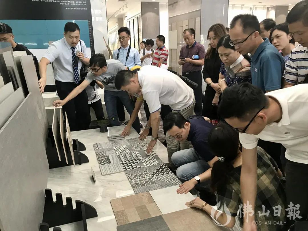 辣椒视频成年瓷砖展馆品鉴香云纱瓷砖